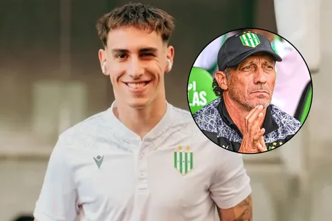 Rodrigo Auzmendi contra las cuerdas: Banfield amenaza al ex Motagua y Pedro Troglio no puede hacer nada