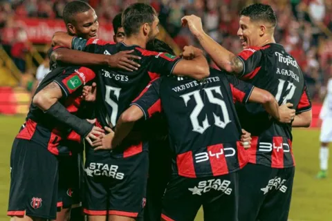 Alajuelense avanza por un mundialista.