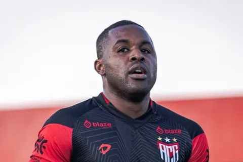 Joel Campbell sufre otro golpe que empeora la situación de Goianiense