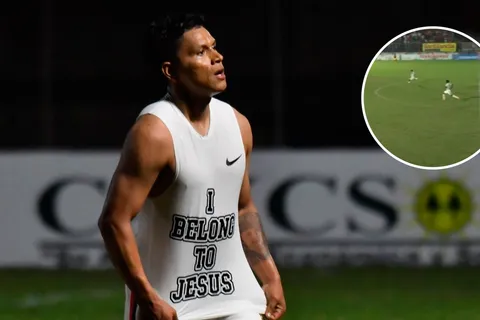 Brayan Moya anota impactante gol de mitad de cancha en triunfo del Olimpia (Foto: Brayan Moya)