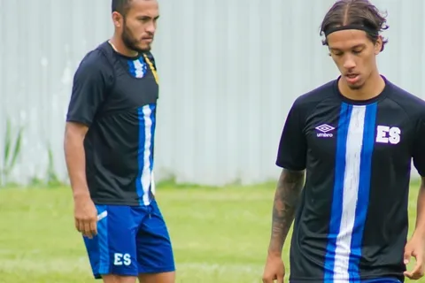 Enrico Hernández vuelve a convertir en victoria del FC Eindhoven