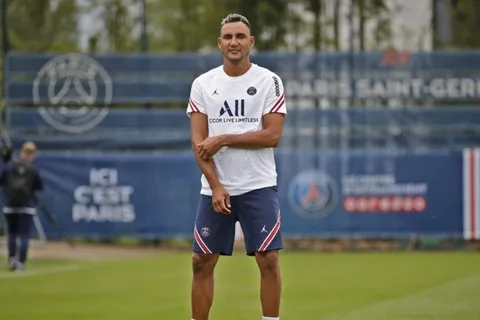 Keylor Navas recibió fuertes críticas en las redes tras entrenar con PSG