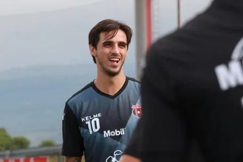 ¿Será titular? Bryan Ruiz jugará en Alajuelense tras 14 años