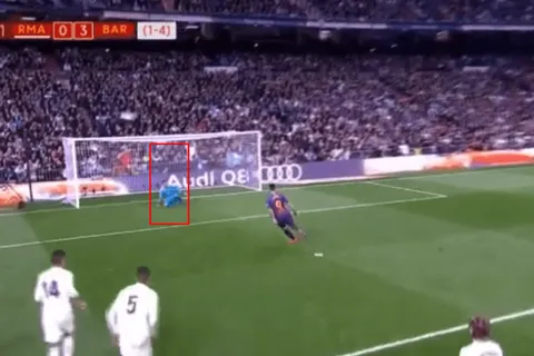 ¡Tendido! Keylor fue testigo de honor en penalazo a lo Panenka de Suarez