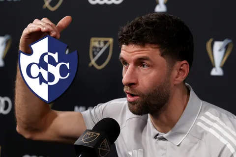 Thomas Muller asusta a Cartaginés.