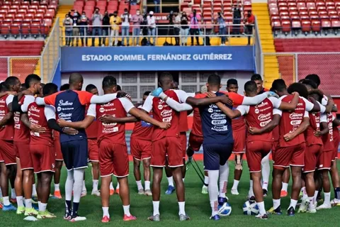 Panamá arrojó un caso positivo de COVID-19 antes de enfrentar a México por Eliminatorias