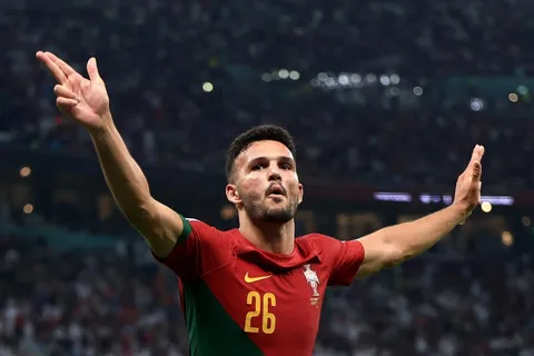 Quién es Gonçalo Ramos, el delantero que le sacó el puesto a Cristiano Ronaldo