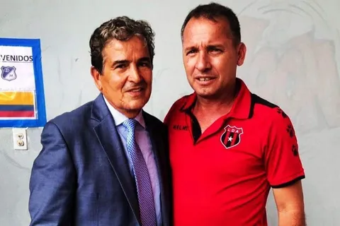 Amigo de Jorge Luis Pinto sobre su posible vuelta a Alajuelense: "Está más cerca de lo que creen"