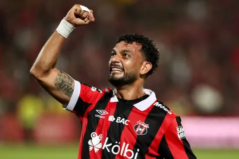 ¿Se marcha? Michael Barrantes respondió sobre su renovación con Alajuelense