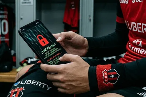 Fuerte denuncia en Alajuelense.