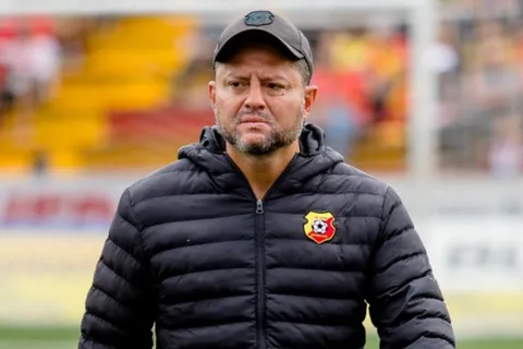 "Más bajo no podemos caer": Jafet Soto recibe una dura crítica en Herediano que no esperaba