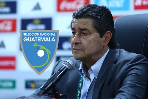 Luis Fernando Tena en conferencia de prensa.