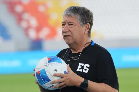 Legionario de El Salvador fue autocrítico con el debut de El Bolillo Gómez