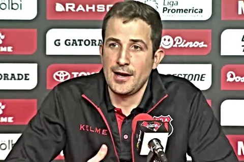 Agustín Lleida: "Normal que se hable de Alajuelense, se tiene que hacer porque vende mucho"