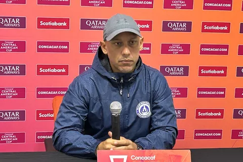 DT de Universitario advirtió de lograr una hazaña contra Deportivo Saprissa: “No podemos tener miedo”