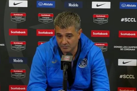 Diego Vázquez se la agarró con la Concacaf