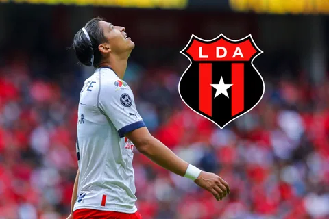 “No hay acuerdo”: Alajuelense enfrenta el revés que frena la llegada de Ángel Zaldívar cuando Machillo Ramírez ya lo esperaba