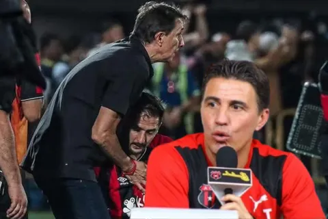 Pablo Izaguirre opina de Alajuelense.