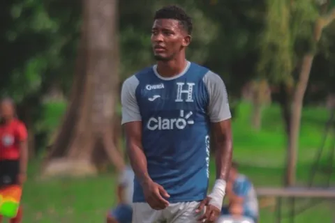 La Selección de Honduras podría perder a Douglas Martínez