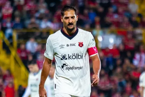 Celso Borges vive un mal momento. (Foto: Instagram)