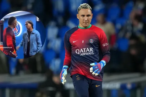 El gran saludo entre Keylor Navas y Ronaldinho previo al juego de PSG vs. Barcelona (VIDEO)