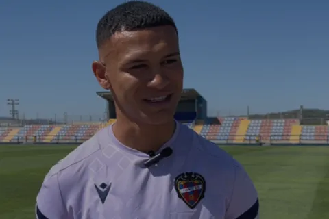 Kervin Arriaga se incorpora a Levante y deja sorprendente revelación que nadie sabía