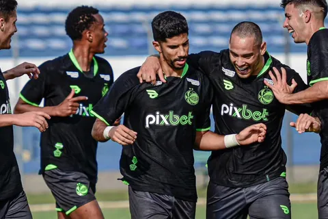Gerardo Gordillo hizo un gol histórico con su club de Brasil