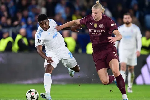 Medio hondureño hace publicación burlesca sobre César Blackman en la Champions League