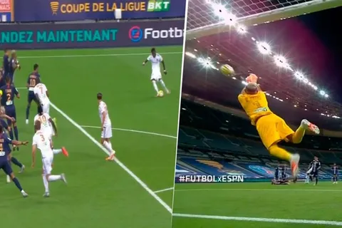 ¡Increíble atajada! Keylor mantiene con vida al PSG en la final de la Copa de la Liga