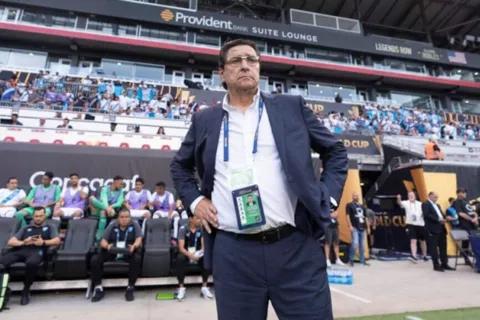 Dolor de cabeza para Luis Fernando Tena: figura de Guatemala en duda para las Eliminatorias al Mundial 2026.