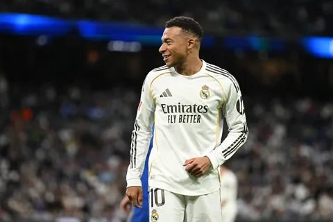 Mbappé reconoce el buen inicio del Barcelona, pero recuerda que la temporada apenas comienza