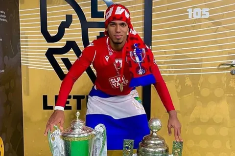 Ariagner Smith se convirtió en el primer nicaragüense campeón en una Liga de Europa