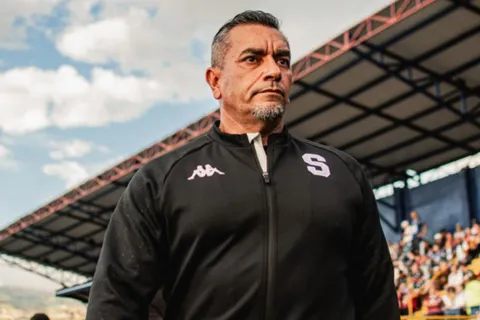 Saprissa suma problemas: José Giacone se ve obligado a hacer algo que no quería para el clásico contra Alajuelense