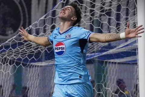 El campeón Motagua alza vuelo en el inicio de la liguilla; Rodrigo Auzmendi se desata