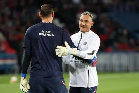 Gianluigi Donnarumma le dejaría el camino libre a Keylor Navas en PSG