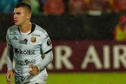 Fernán Faerron en nueva polémica tras este gesto ante Saprissa (VIDEO)
