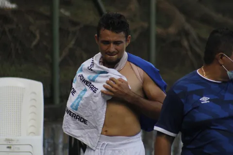 Narciso Orellana no se presentó a entrenar con El Salvador. (Foto: X)