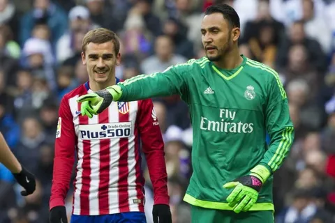 Antoine Griezmann se rinde ante Keylor Navas por su nivel con el PSG