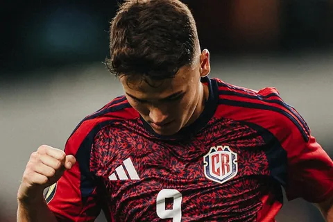 Manfred Ugalde es buscado por un gigante europeo.