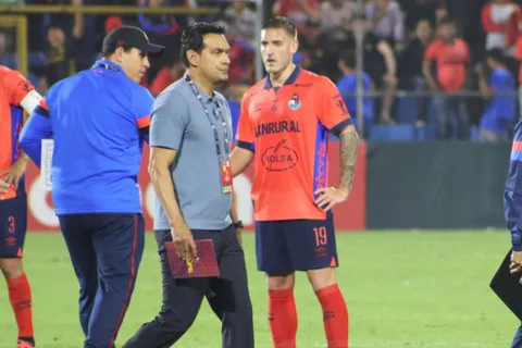 Fuerte golpe en Municipal: Mario Acevedo se queda sin otra pieza clave para el Clásico 337