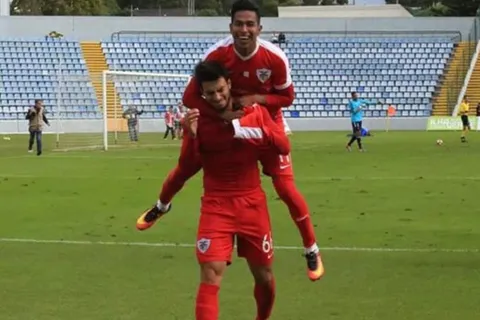 Duelo centroamericano nos regala el primer gol de Pineda
