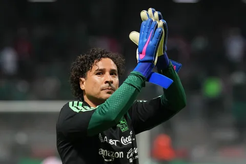 Memo Ochoa agradece a la afición del América y la invita a su homenaje