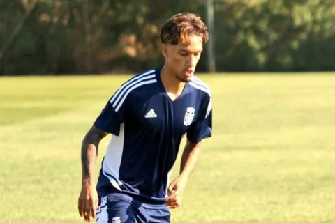Enrico Dueñas se siente feliz de haber salido de Vitesse