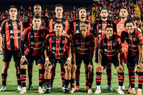 Alajuelense sorprende para la final.