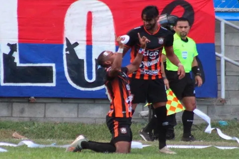 Águila se adueñó del clásico ante FAS