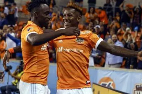 Catrachos renovaron y se mantendrán juntos en el Dynamo