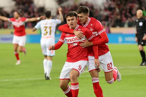 Es de Premier League: Manfred Ugalde llega a un lugar reservado para pocos