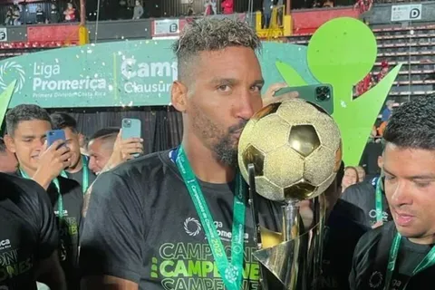 Marcel Hernández denunció formalmente a aficionado que lo agredió en la final [Video]