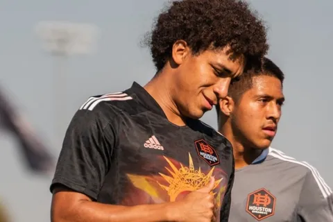 Adalberto Carrasquilla regresó a disputar un partido tras superar su lesión
