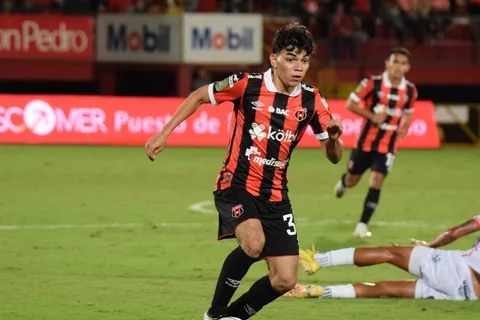 Leonardo Menjívar recibe el visto bueno más importante de Alajuelense